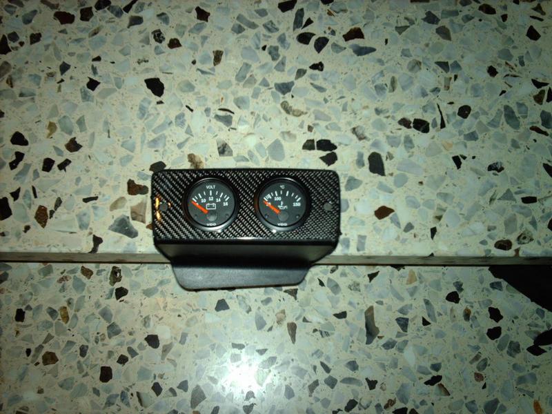 Anhang ID 911 - golf 3 vdo carbon instrumentenhalter.JPG
